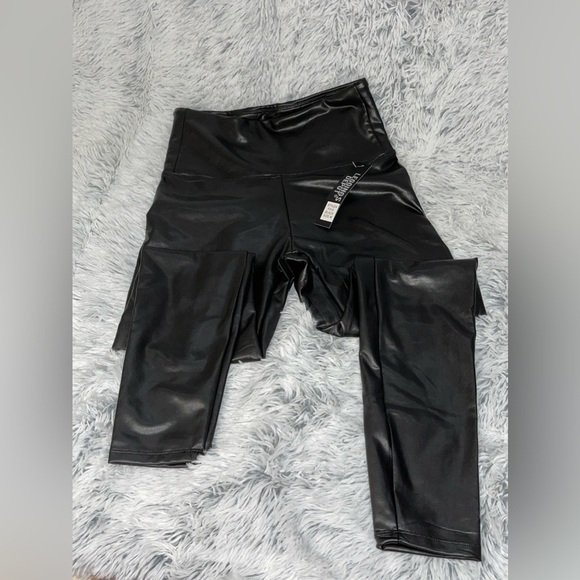 Faux Leather Black Leggings Size Medium - Picture 1 of 3